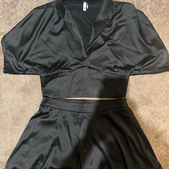 Black two piece set - Picture 2 of 3